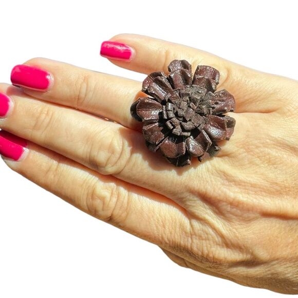 Vintage Leather Flower Ring Boho Brown Adjustable OS - Picture 1 of 5